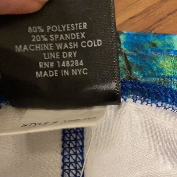 Terez NWOT Performance Legging in Multicolored Reptile Print. Size XS. - Picture 8 of 8